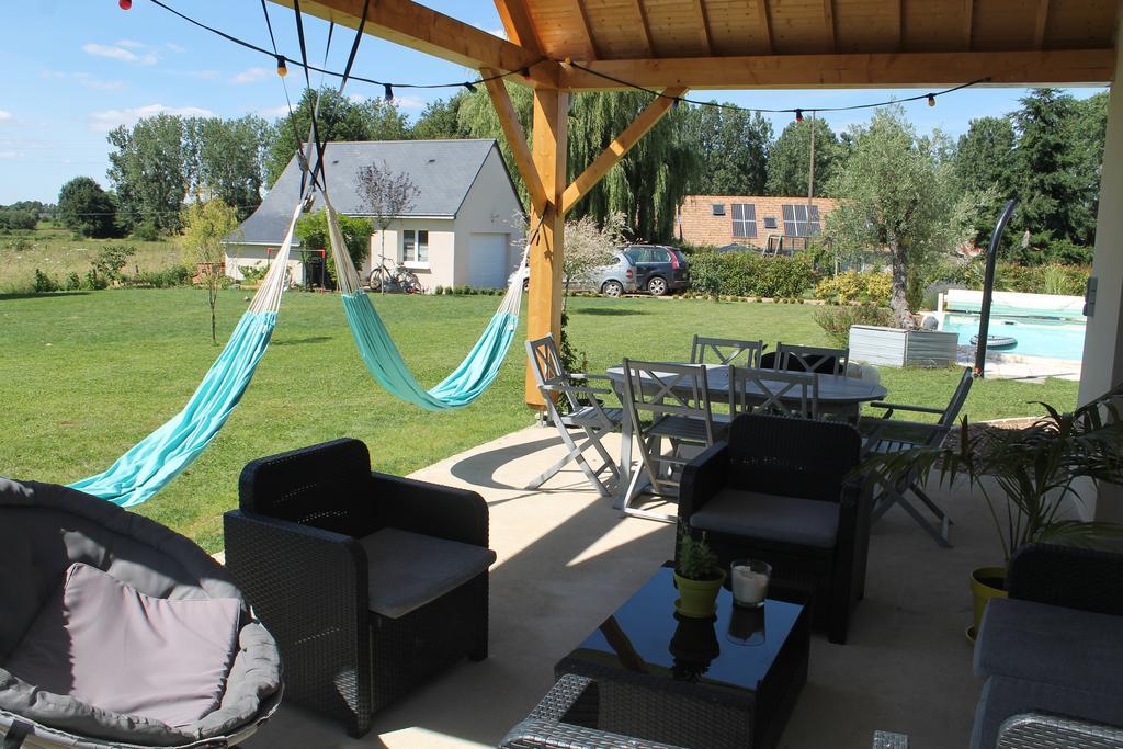 Le Champ De La Ferme Bed & Breakfast Saint-Gervais en-Belin Dış mekan fotoğraf