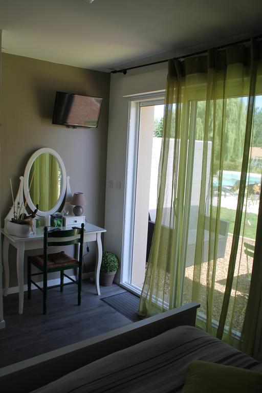 Le Champ De La Ferme Bed & Breakfast Saint-Gervais en-Belin Dış mekan fotoğraf