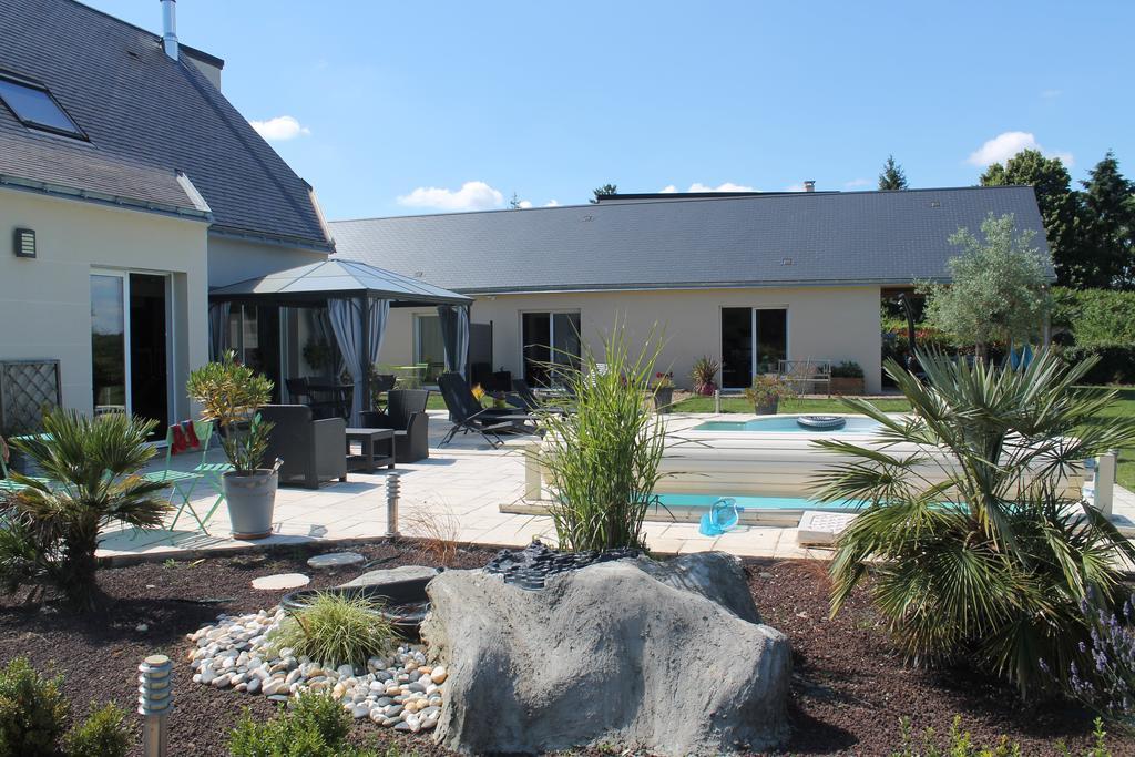 Le Champ De La Ferme Bed & Breakfast Saint-Gervais en-Belin Dış mekan fotoğraf