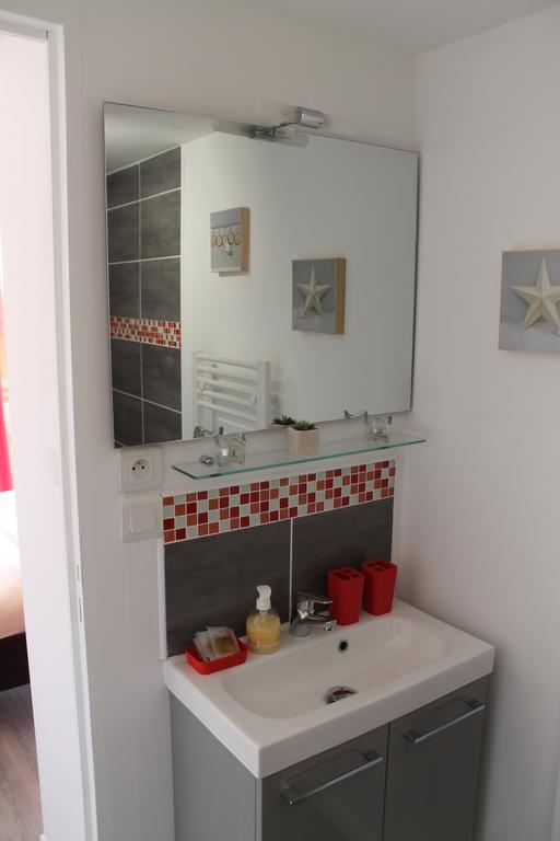 Le Champ De La Ferme Bed & Breakfast Saint-Gervais en-Belin Dış mekan fotoğraf