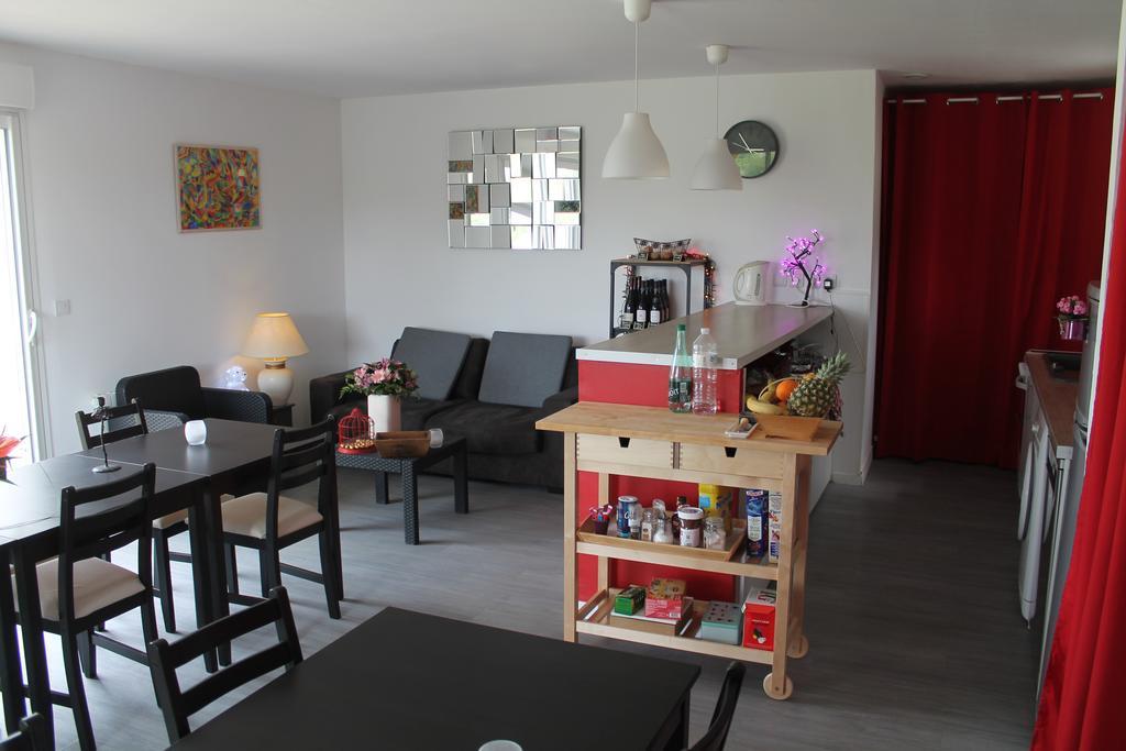 Le Champ De La Ferme Bed & Breakfast Saint-Gervais en-Belin Dış mekan fotoğraf