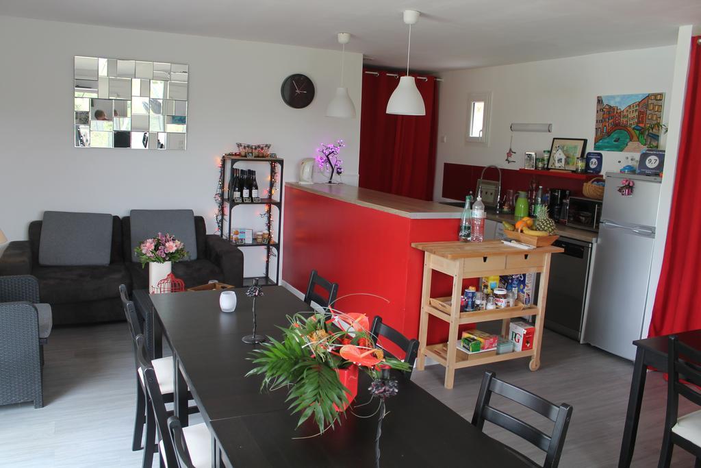 Le Champ De La Ferme Bed & Breakfast Saint-Gervais en-Belin Dış mekan fotoğraf